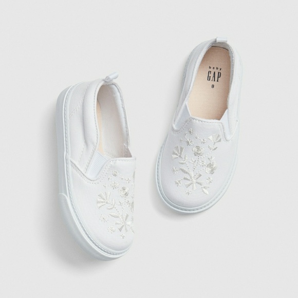 GAP Other - GAP Toddler Sneakers.NWT